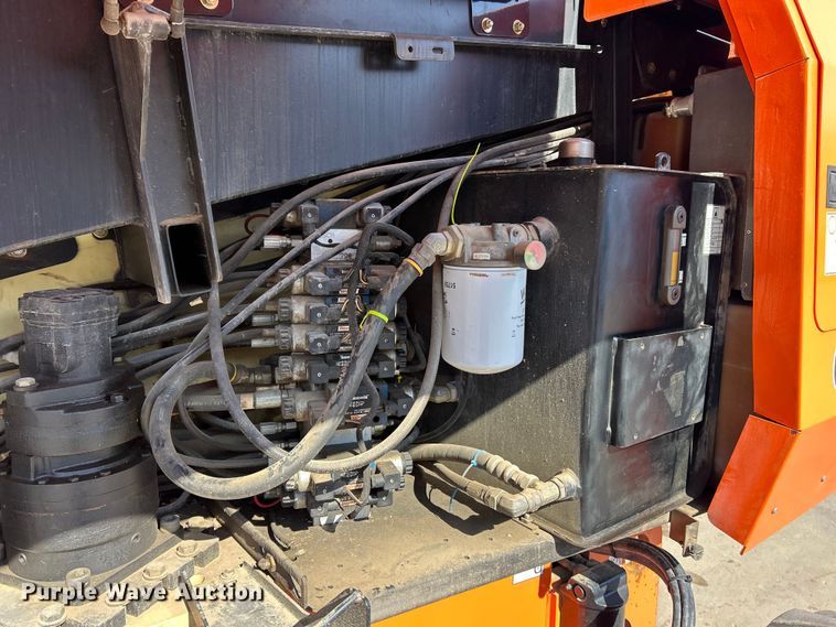 image for item ET6949 2006 JLG 660SJ boom lift