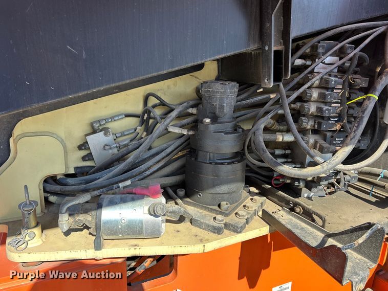 image for item ET6949 2006 JLG 660SJ boom lift