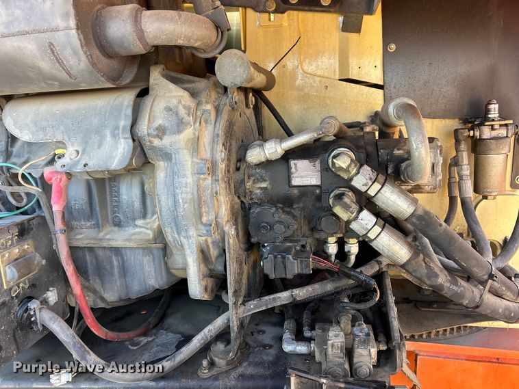 image for item ET6949 2006 JLG 660SJ boom lift