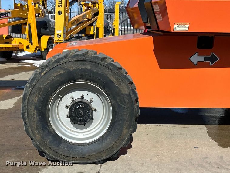 image for item ET6949 2006 JLG 660SJ boom lift