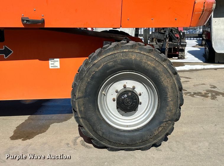 image for item ET6949 2006 JLG 660SJ boom lift