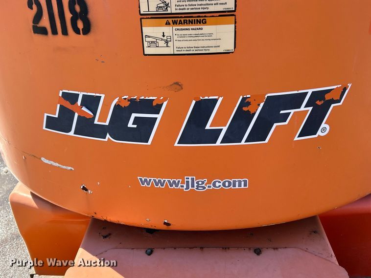 image for item ET6950 2007 JLG E400AJP Narrow boom lift