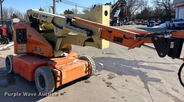 image for item ET6950 2007 JLG E400AJP Narrow boom lift