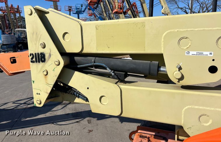 image for item ET6950 2007 JLG E400AJP Narrow boom lift