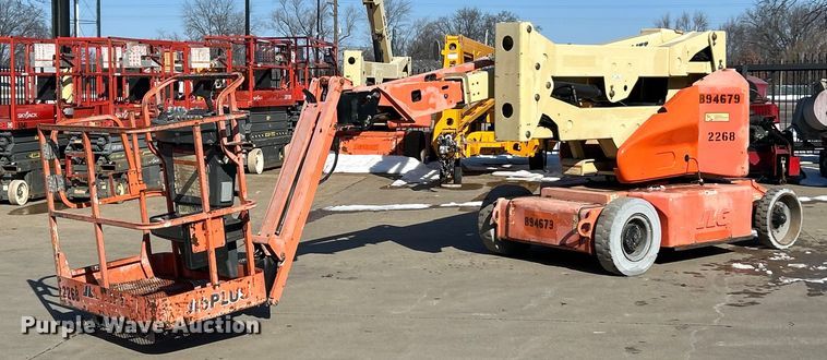 image for item ET6951 2007 JLG E400AJP Narrow boom lift