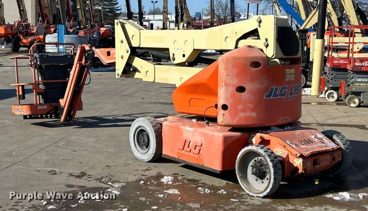 image for item ET6951 2007 JLG E400AJP Narrow boom lift