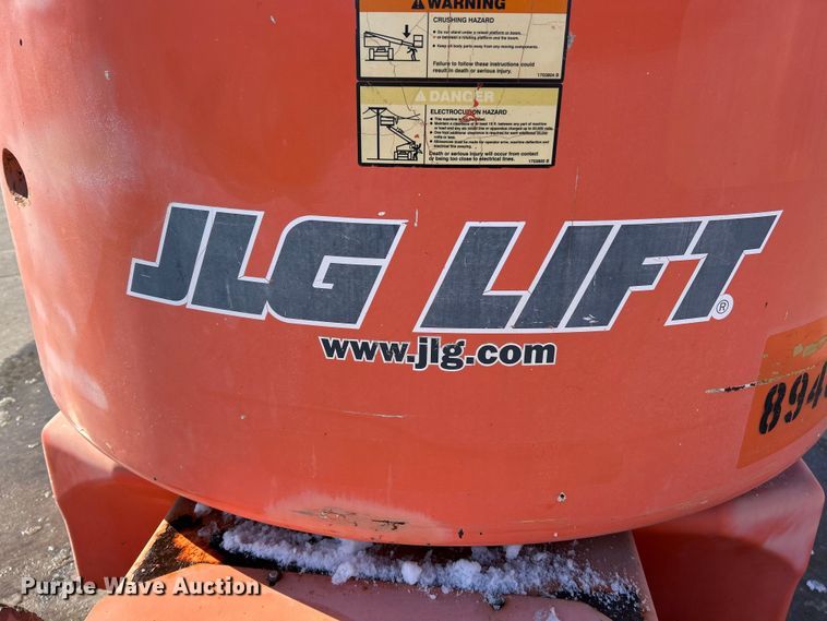 image for item ET6951 2007 JLG E400AJP Narrow boom lift