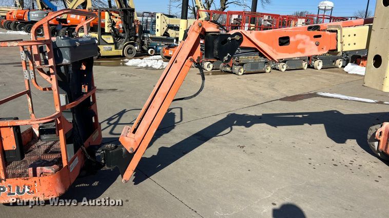 image for item ET6951 2007 JLG E400AJP Narrow boom lift