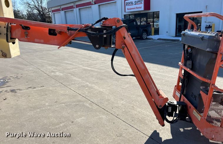 image for item ET6951 2007 JLG E400AJP Narrow boom lift