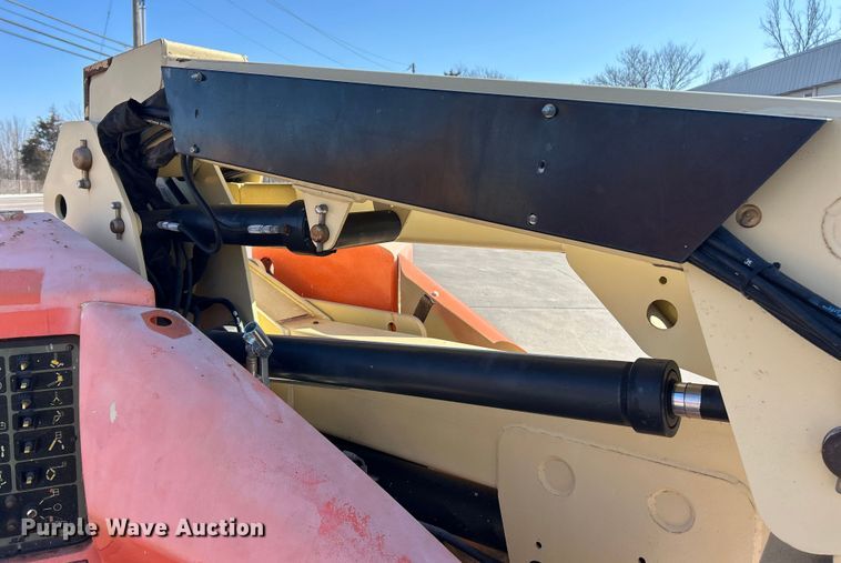 image for item ET6951 2007 JLG E400AJP Narrow boom lift