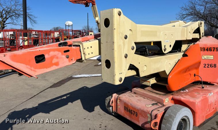 image for item ET6951 2007 JLG E400AJP Narrow boom lift