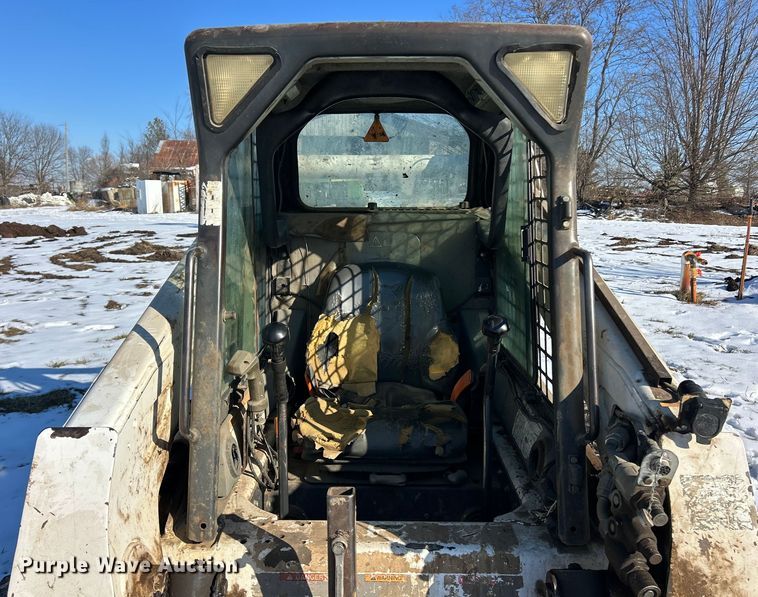 image for item ET6952 2003 Bobcat S250 skid steer loader