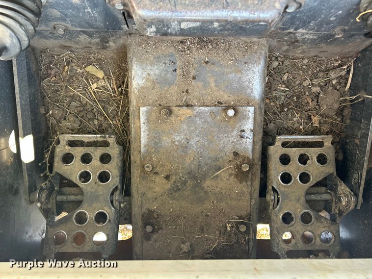 image for item ET6952 2003 Bobcat S250 skid steer loader