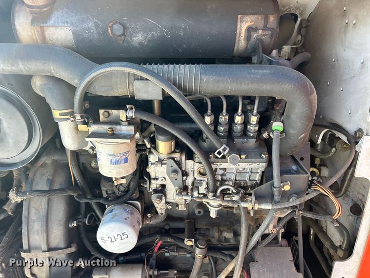 image for item ET6952 2003 Bobcat S250 skid steer loader