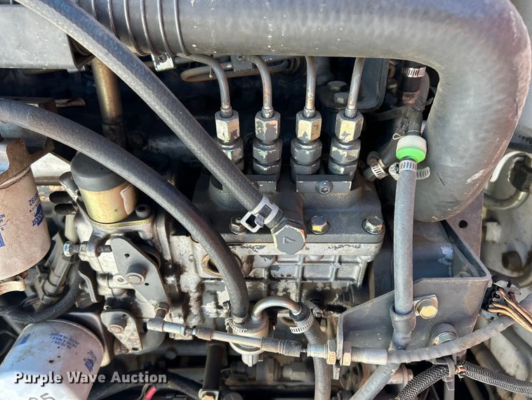 image for item ET6952 2003 Bobcat S250 skid steer loader