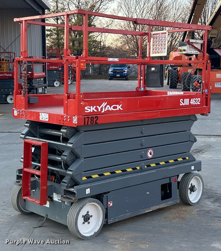 image for item ET6979 2007 Skyjack SJIII 4632 scissor lift