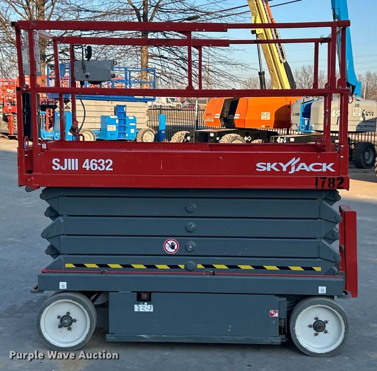 image for item ET6979 2007 Skyjack SJIII 4632 scissor lift