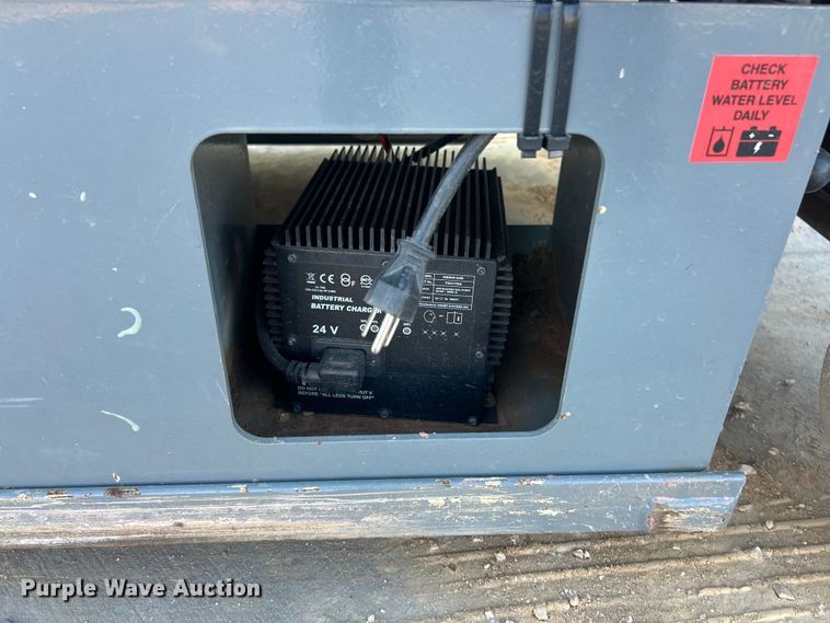 image for item ET6979 2007 Skyjack SJIII 4632 scissor lift