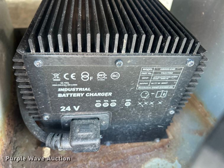 image for item ET6979 2007 Skyjack SJIII 4632 scissor lift