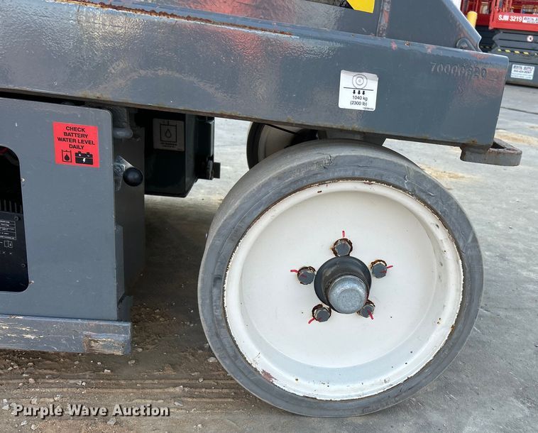 image for item ET6979 2007 Skyjack SJIII 4632 scissor lift