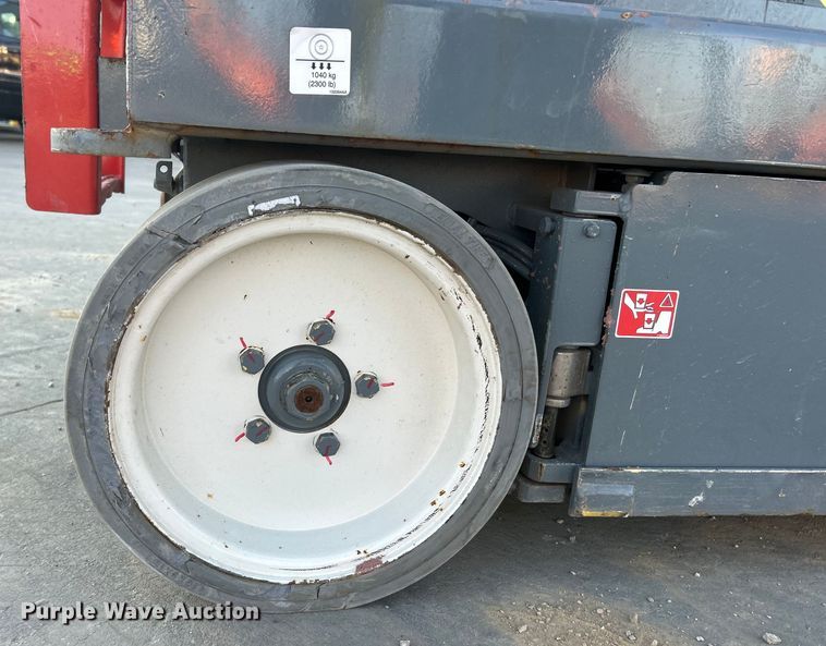 image for item ET6979 2007 Skyjack SJIII 4632 scissor lift