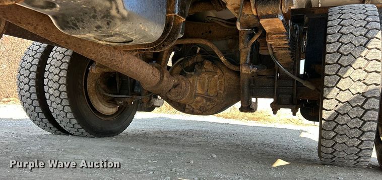 image for item ET6987 2012 Ford F550 Super Duty XL dump truck