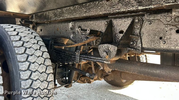 image for item ET6987 2012 Ford F550 Super Duty XL dump truck