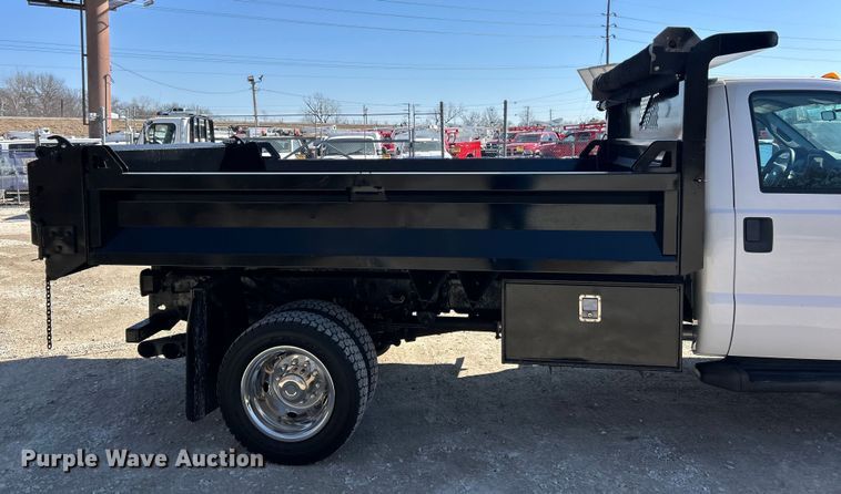 image for item ET6987 2012 Ford F550 Super Duty XL dump truck