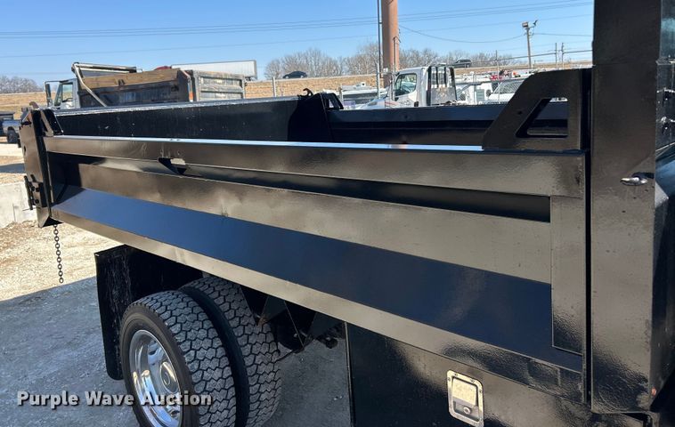 image for item ET6987 2012 Ford F550 Super Duty XL dump truck