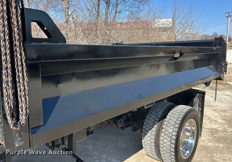 image for item ET6987 2012 Ford F550 Super Duty XL dump truck