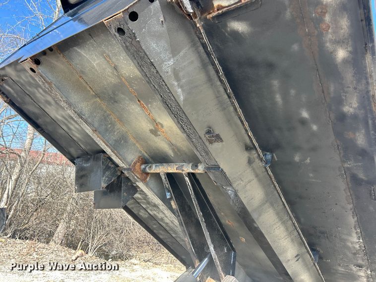 image for item ET6987 2012 Ford F550 Super Duty XL dump truck