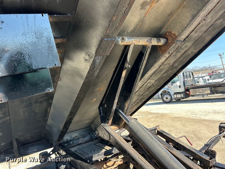 image for item ET6987 2012 Ford F550 Super Duty XL dump truck