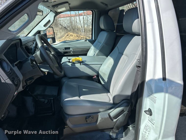 image for item ET6987 2012 Ford F550 Super Duty XL dump truck