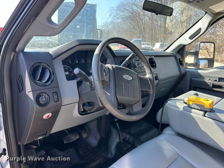 image for item ET6987 2012 Ford F550 Super Duty XL dump truck