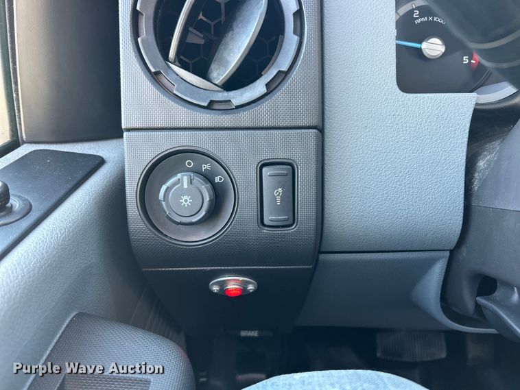 image for item ET6987 2012 Ford F550 Super Duty XL dump truck