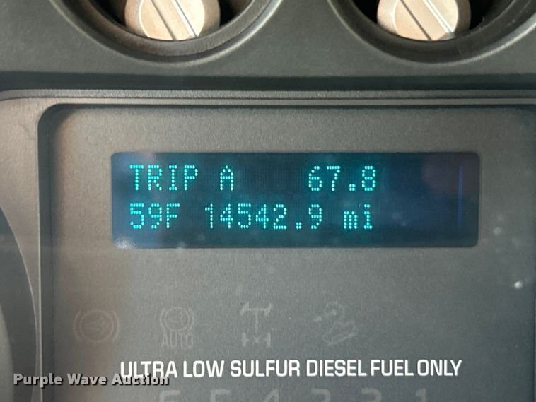 image for item ET6987 2012 Ford F550 Super Duty XL dump truck