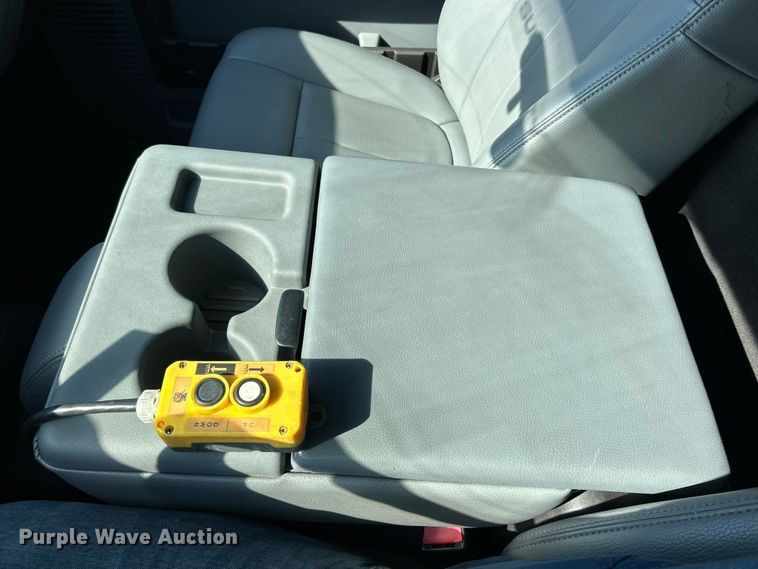 image for item ET6987 2012 Ford F550 Super Duty XL dump truck