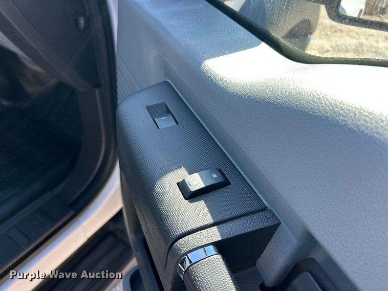 image for item ET6987 2012 Ford F550 Super Duty XL dump truck