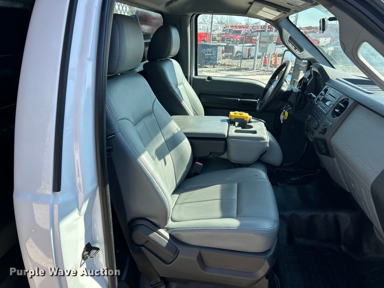 image for item ET6987 2012 Ford F550 Super Duty XL dump truck