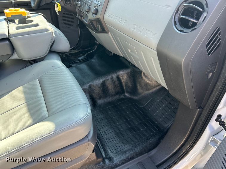 image for item ET6987 2012 Ford F550 Super Duty XL dump truck