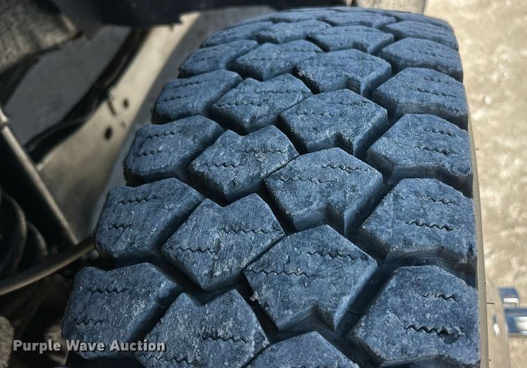 image for item ET6987 2012 Ford F550 Super Duty XL dump truck