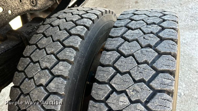 image for item ET6987 2012 Ford F550 Super Duty XL dump truck