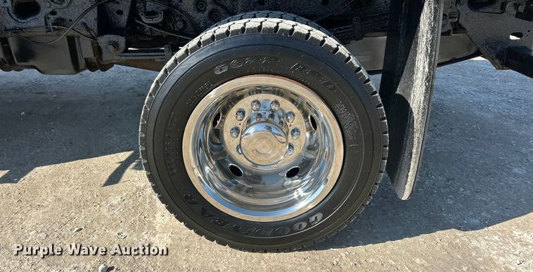 image for item ET6987 2012 Ford F550 Super Duty XL dump truck