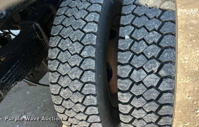 image for item ET6987 2012 Ford F550 Super Duty XL dump truck