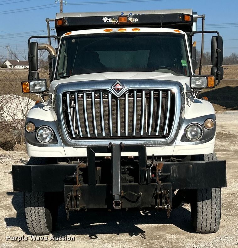 image for item ET6992 2014 International 7500 dump truck