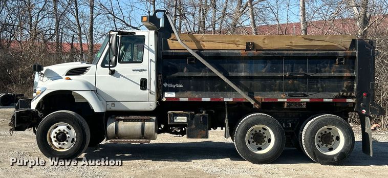 image for item ET6992 2014 International 7500 dump truck