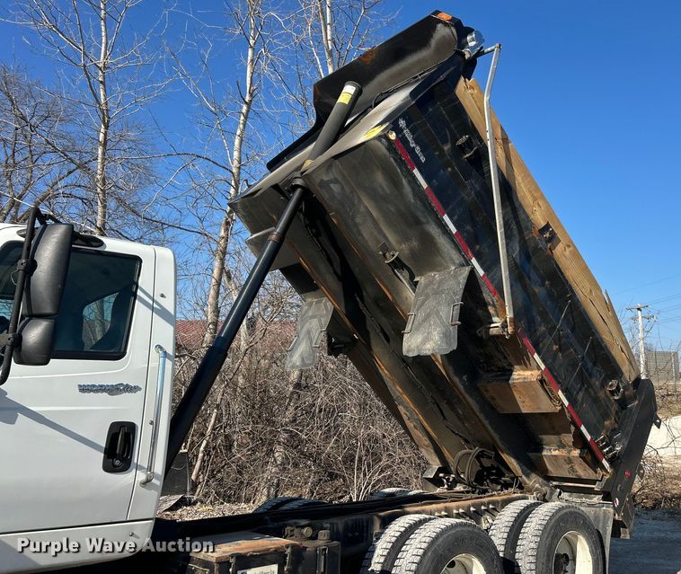 image for item ET6992 2014 International 7500 dump truck