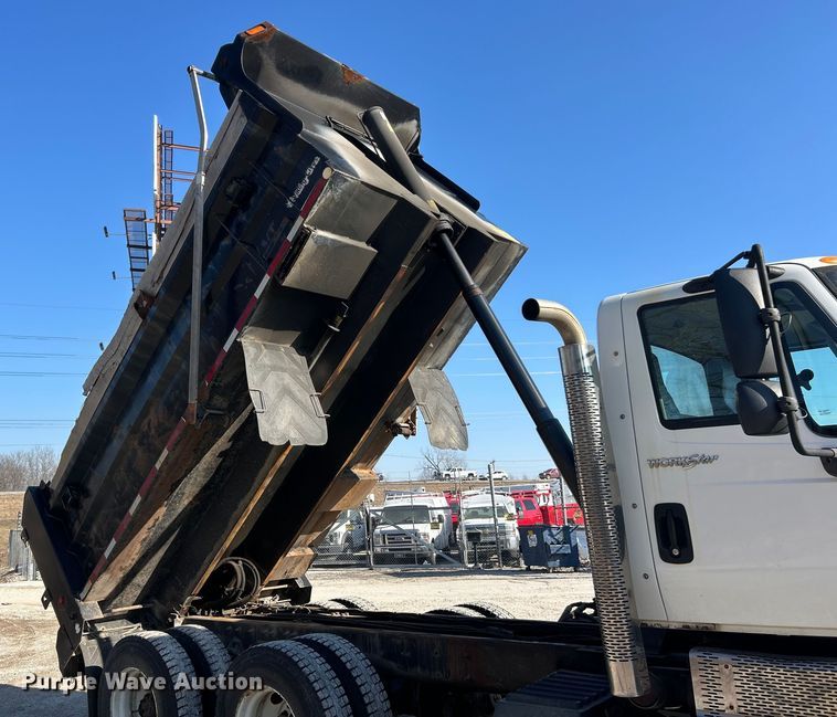 image for item ET6992 2014 International 7500 dump truck