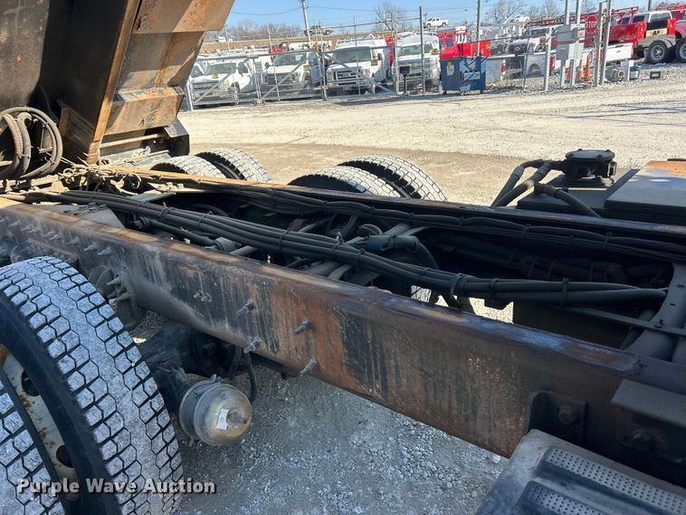 image for item ET6992 2014 International 7500 dump truck