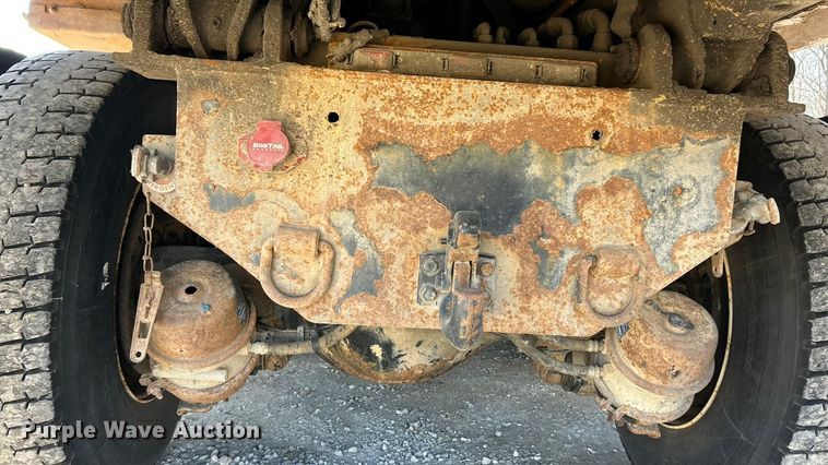 image for item ET6992 2014 International 7500 dump truck